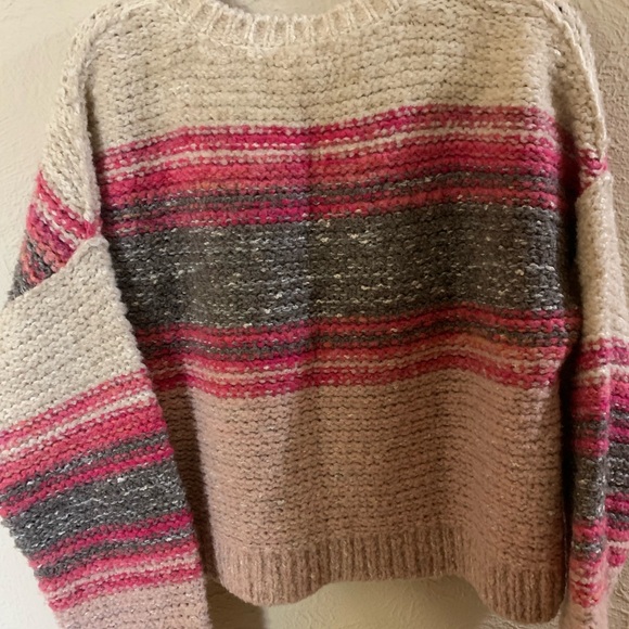 Cozy Multicolor Striped Women's Sweater - Picture 2 of 3